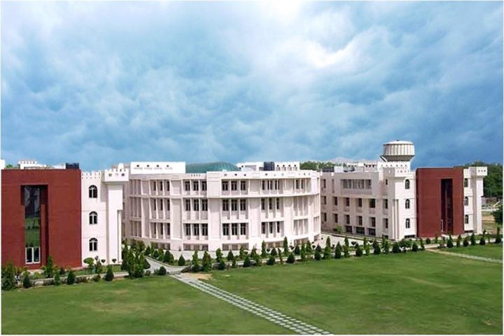 https://cache.careers360.mobi/media/colleges/social-media/media-gallery/4402/2018/10/22/Campus View of Global Institute of Technology Jaipur_Campus View - Copy.JPG